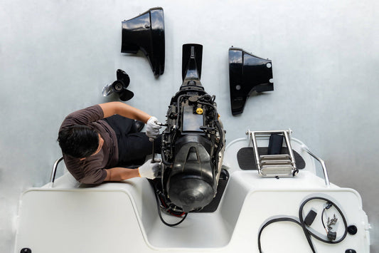 Diagnosing & Fixing Oil Leaks on a Mercury EFI 4-Stroke Outboard Cylinder Head Cover